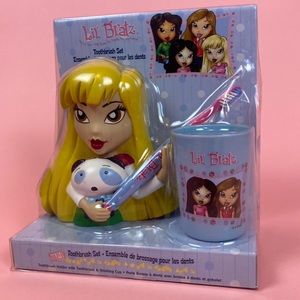 Bratz Y2K Deadstock Toothbrush Set